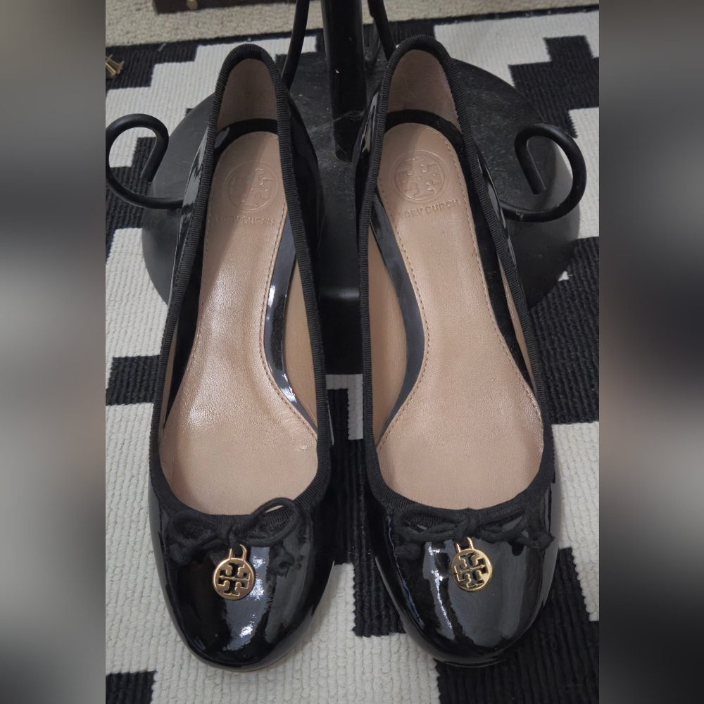 TORY BURCH Black Patent Shoes 7